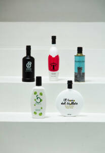 Cinco botellas de diseño de Aceites Rafael Salgado
